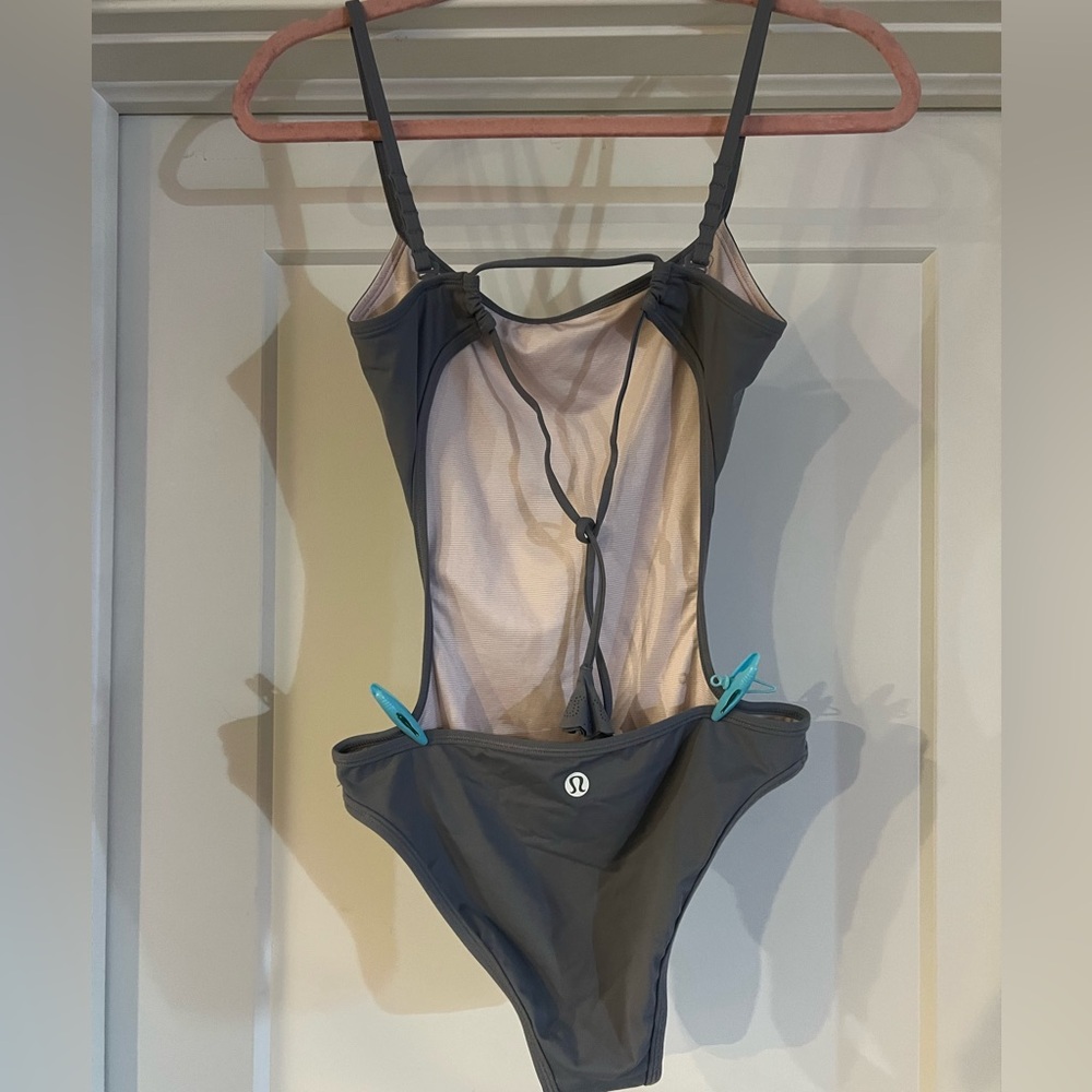 SOLD LOCALLY Lululemon bathing suit BNWOT reversible4-6